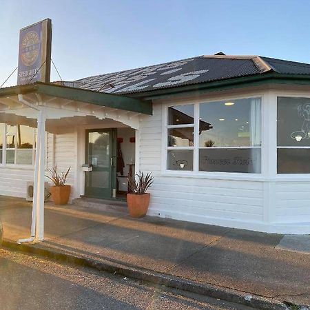 Hokitika Pioneer Hotel Buitenkant foto